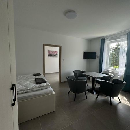 Chaty a Apartmány Hracholusky Kemp Kosatka Pnovany Exterior foto