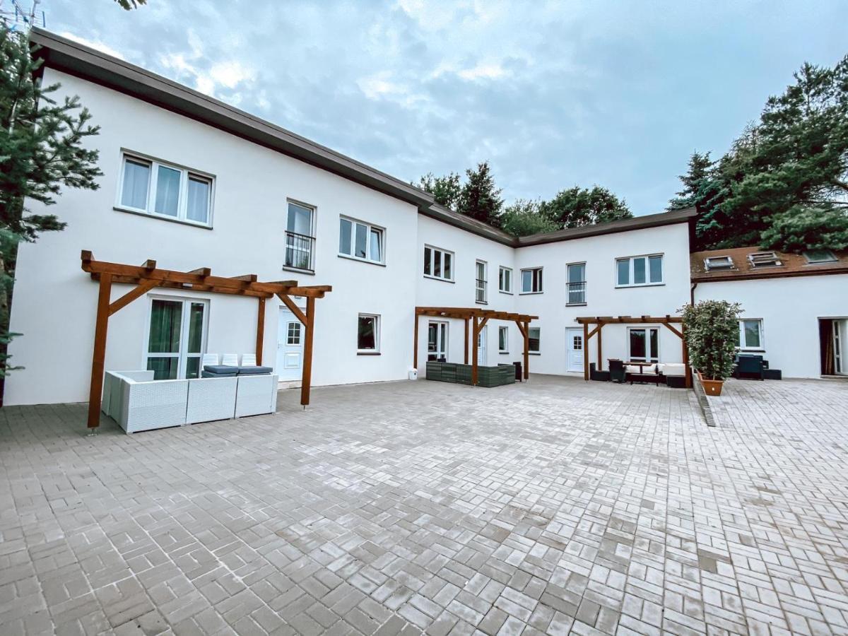 Chaty a Apartmány Hracholusky Kemp Kosatka Pnovany Exterior foto