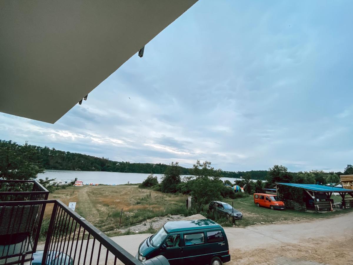 Chaty a Apartmány Hracholusky Kemp Kosatka Pnovany Exterior foto