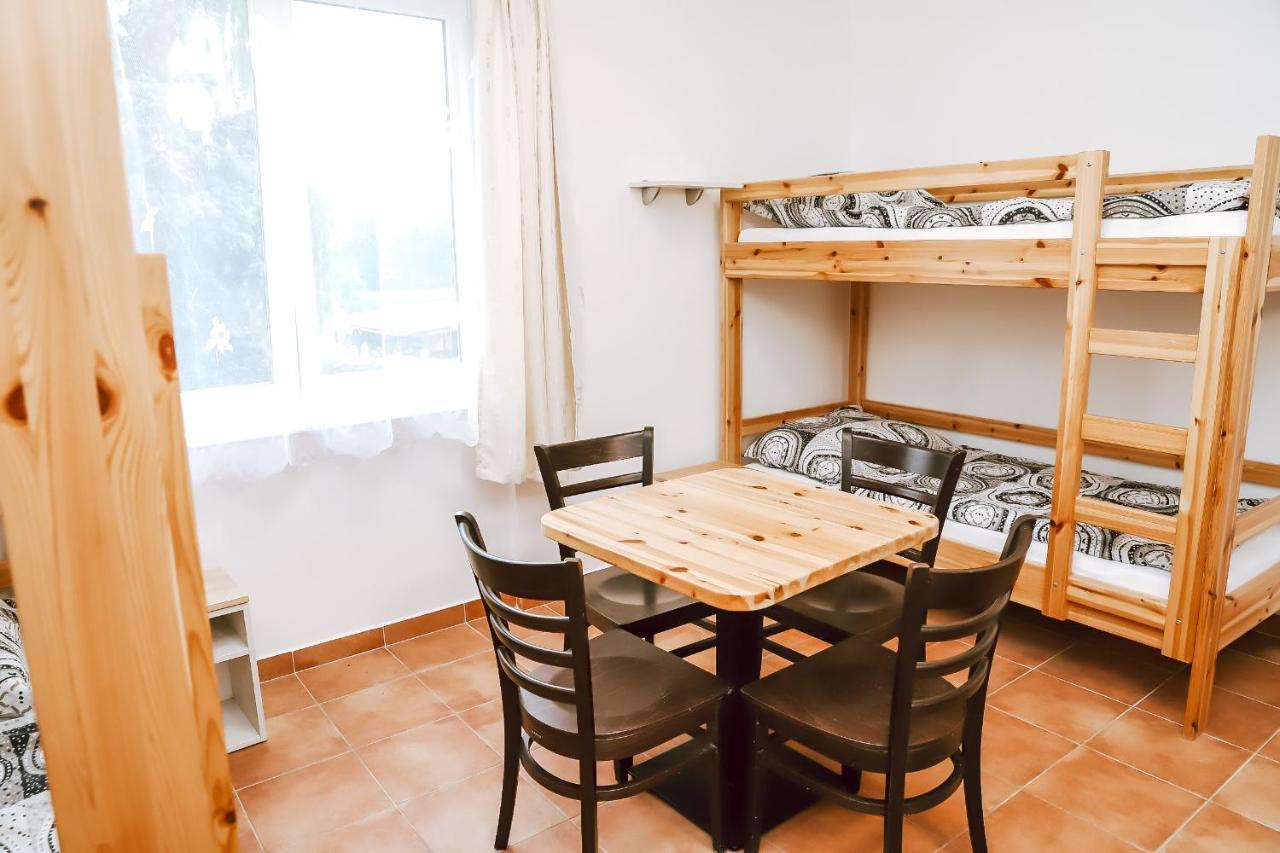 Chaty a Apartmány Hracholusky Kemp Kosatka Pnovany Exterior foto