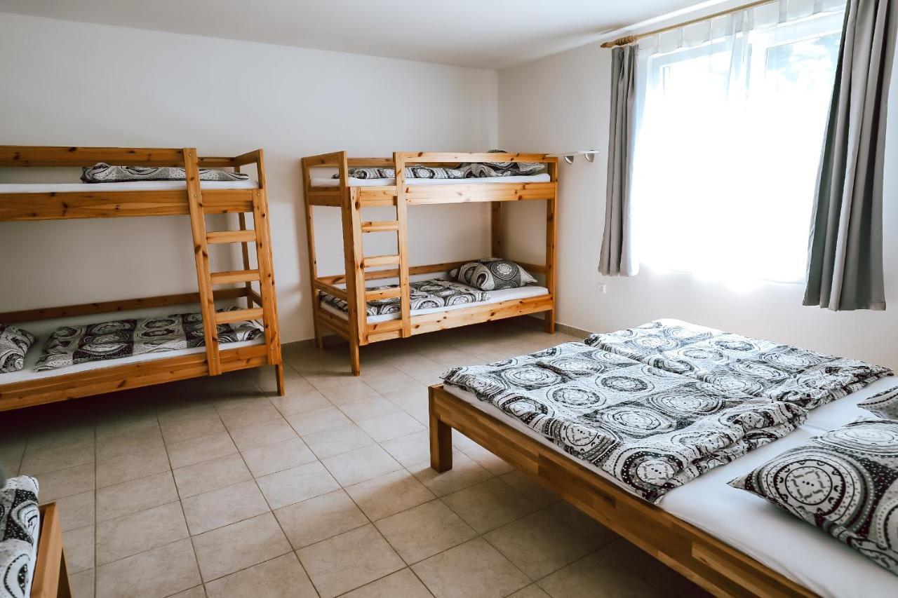 Chaty a Apartmány Hracholusky Kemp Kosatka Pnovany Exterior foto