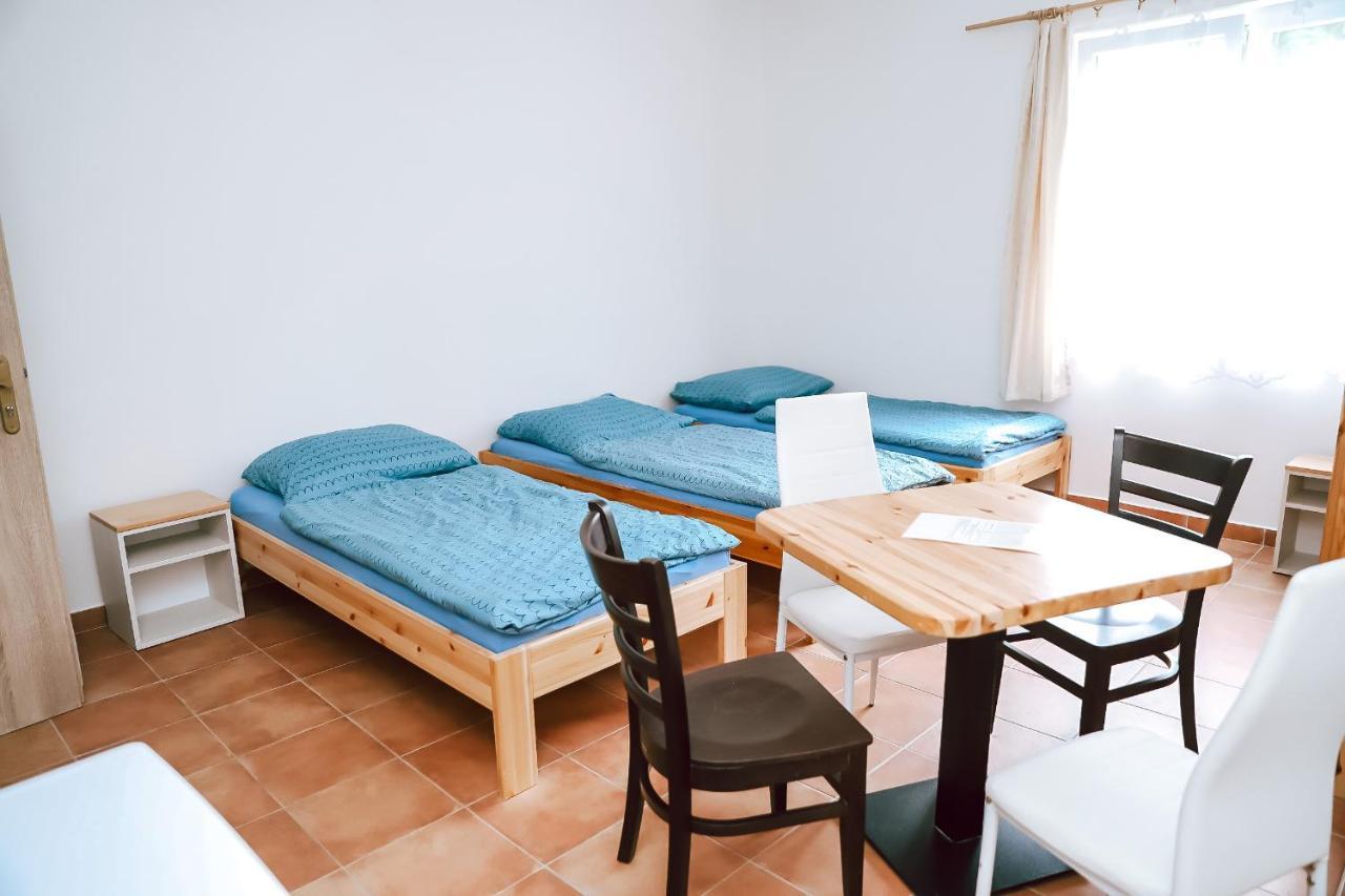 Chaty a Apartmány Hracholusky Kemp Kosatka Pnovany Exterior foto