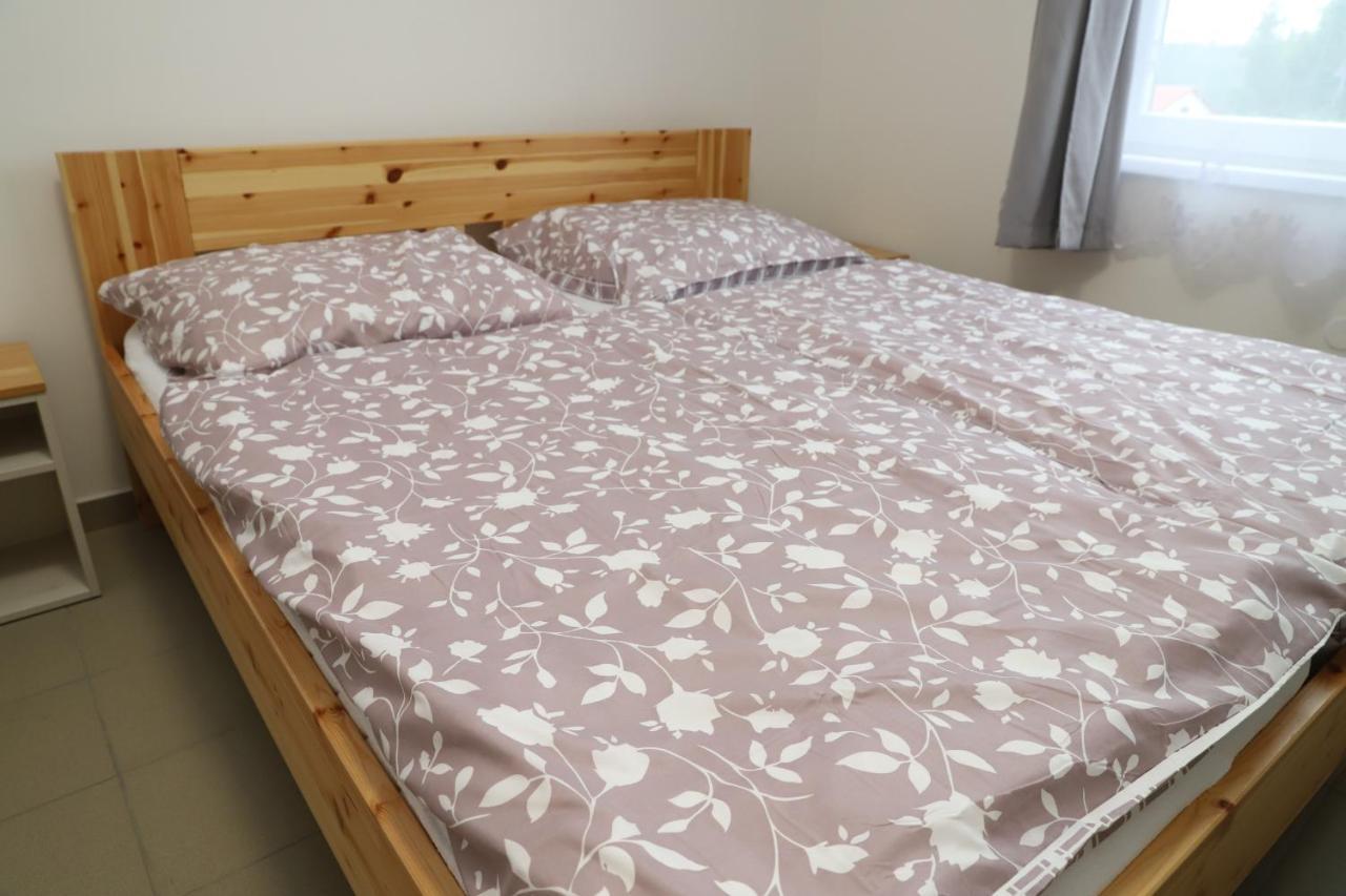 Chaty a Apartmány Hracholusky Kemp Kosatka Pnovany Exterior foto