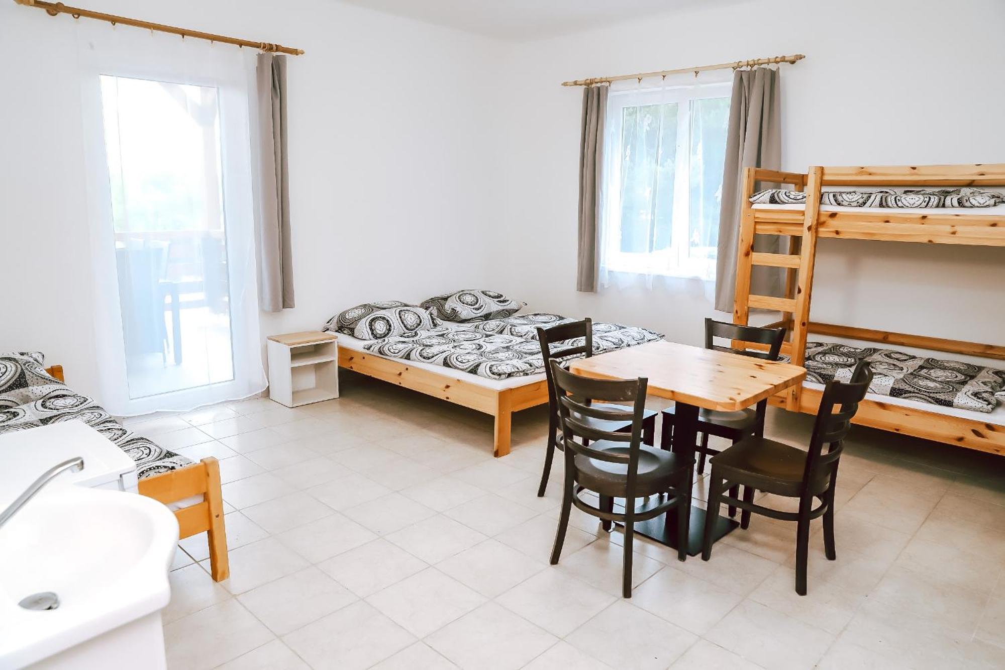 Chaty a Apartmány Hracholusky Kemp Kosatka Pnovany Quarto foto